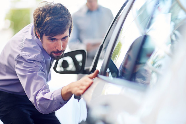 Ratgeber Auto: Beim Erwerb eines Gebrauchtwagens sollte man genau hinschauen