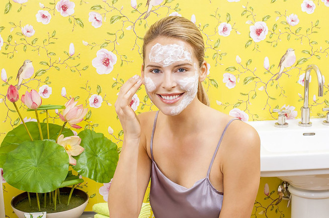 Schon in 15 Minuten kann eine Gesichtsmaske für einen frischen Teint sorgen