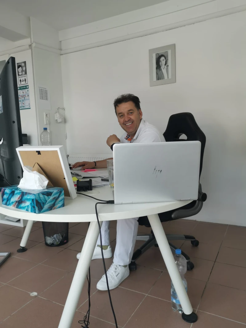 Geschäftsführung: Dervari