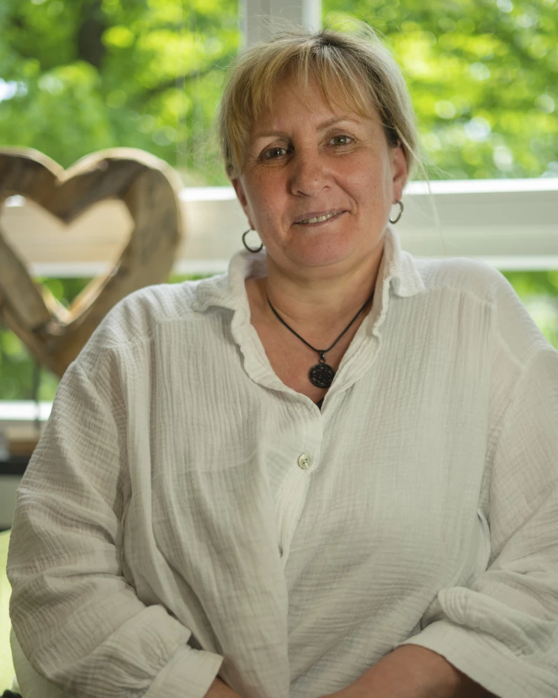 Geschäftsführung: Monika Schmitz-Schäfer